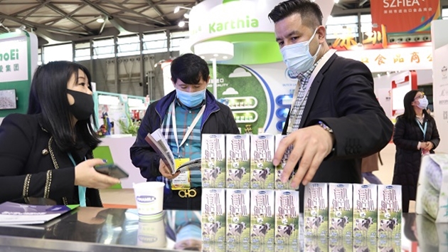 Promotion des exportations de lait frais bio de Vinamilk vers la Chine